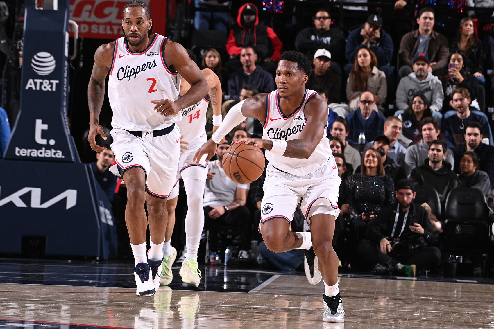 kaiyun 官网-即将追上勇士？ESPN明日胜率预测：快船高达79.4% 步行者20.6%